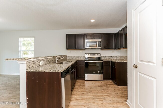 Building Photo - 522 Eiseman Wy