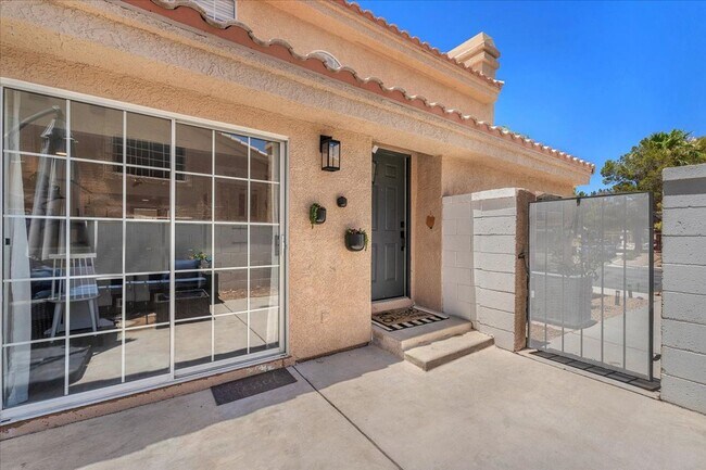 Building Photo - Modern 3-Bed Home in Green Valley – Beauti...