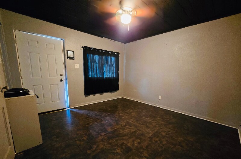 Building Photo - 8010 SE US Hwy 301