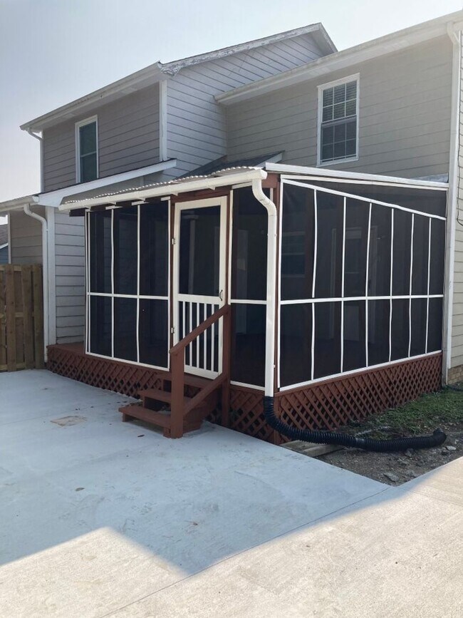 Building Photo - 4731 Cascade Dr