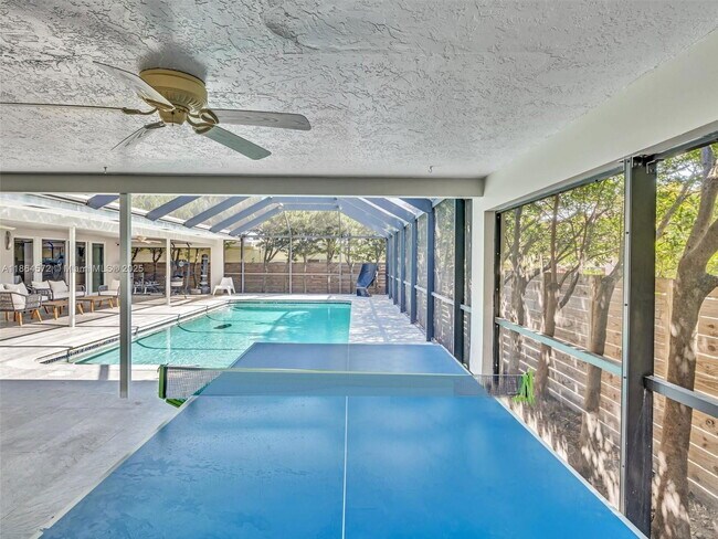 Building Photo - 840 South South Lake Drive, Hollywood, FL ...