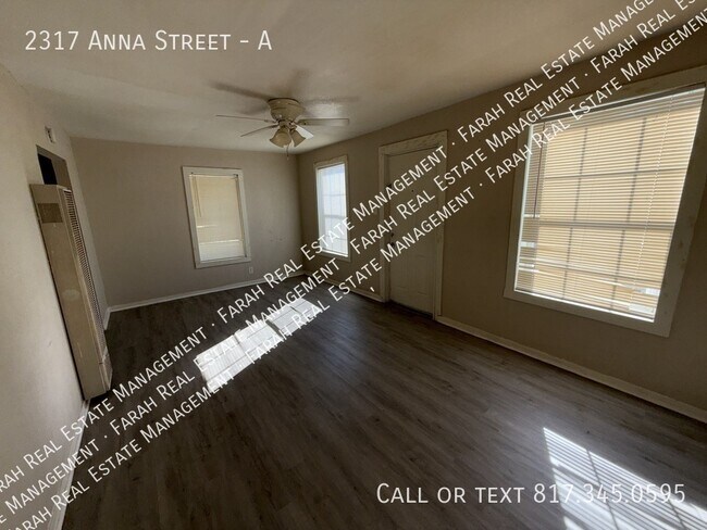 Building Photo - 2317 Anna St