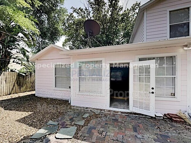 Building Photo - 805 W Smith St