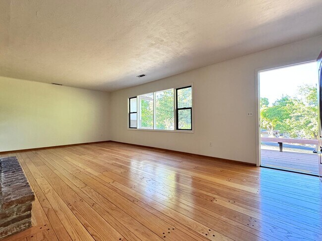 Building Photo - Gorgeous .5 acre lot in Auburn