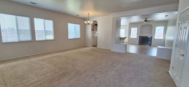 Building Photo - 1085 Crystal Springs Dr