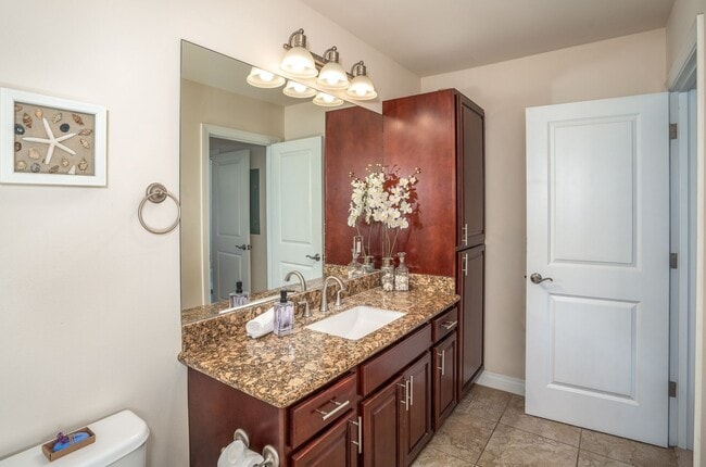 Building Photo - Beautiful Fully Furnished, 3 Bed/2 Bath Kai Ani Village Townhome