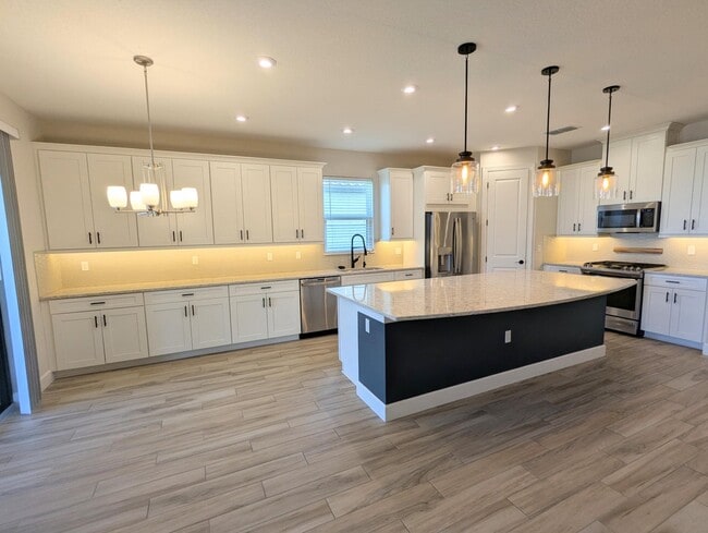 Building Photo - ESPLANADE AT TRADITION