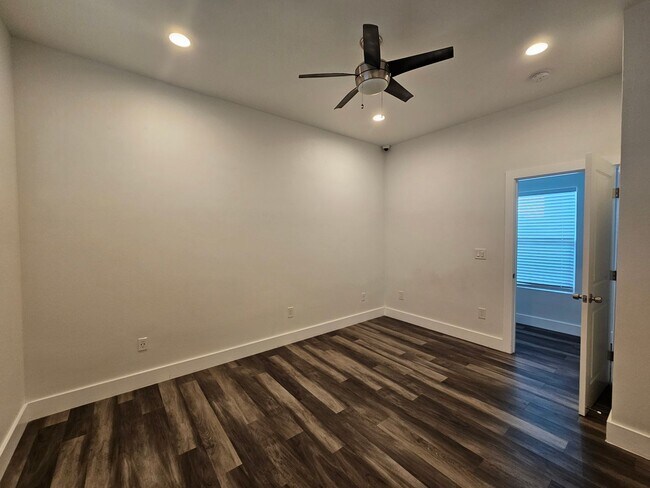 Building Photo - Sunny and Bright Newly Constructed 3-bedroom Home