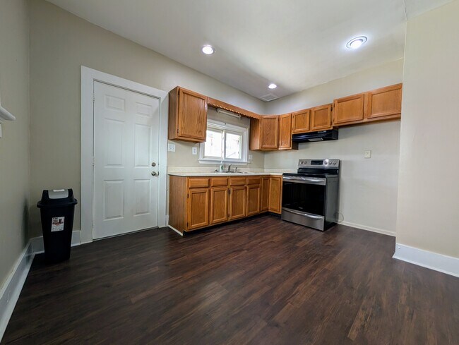 Building Photo - 704 Kolping Ave