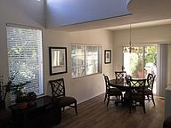 Building Photo - 1036 Pan Ct