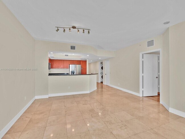 Building Photo - 15051 Royal Oaks Ln