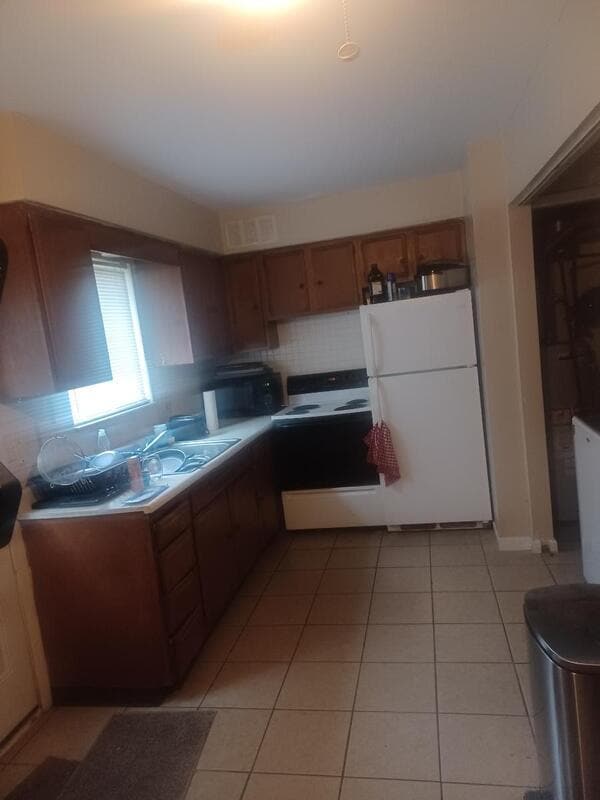 Building Photo - 471 Brentwood Dr