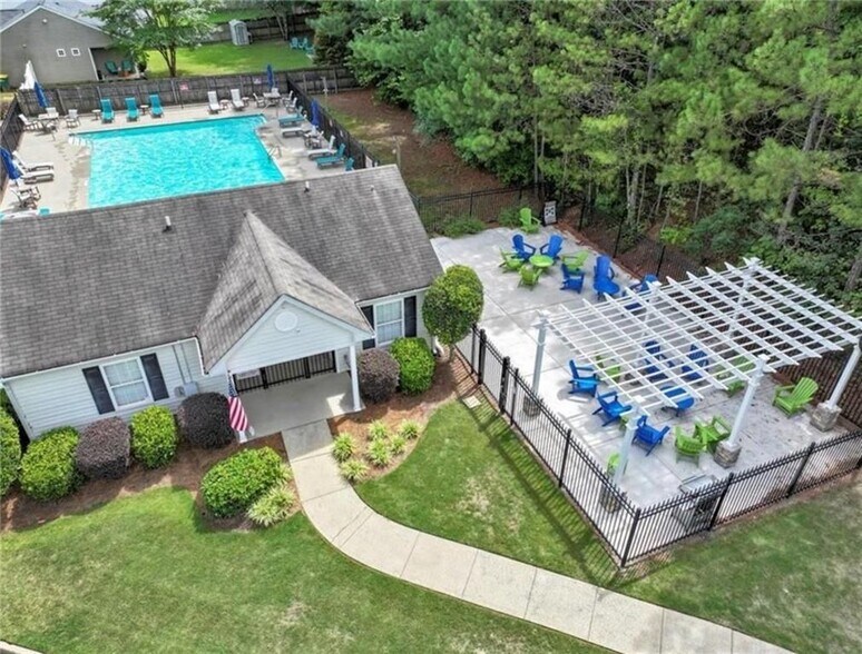 Building Photo - 612 Spanish Oak Dr