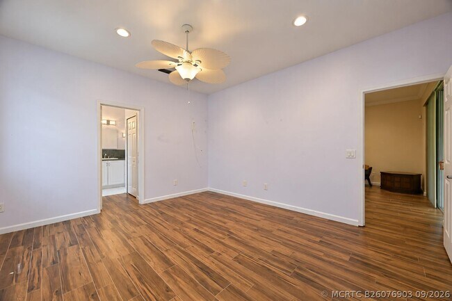 Building Photo - 545 NW Portofino Ln