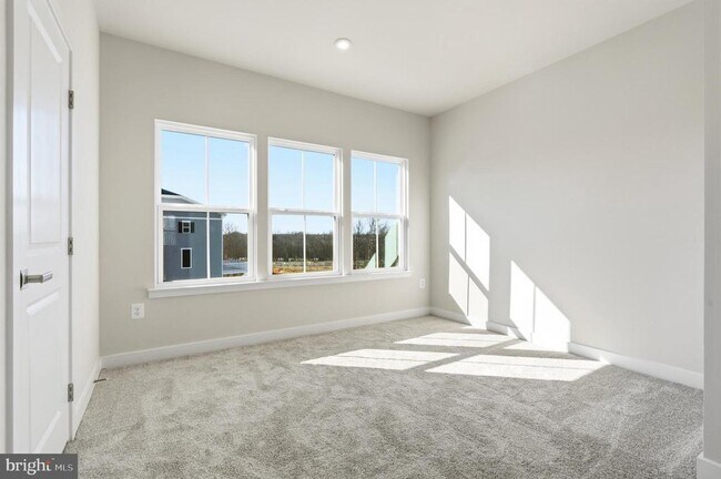 Building Photo - 9399 Edenderry Dr