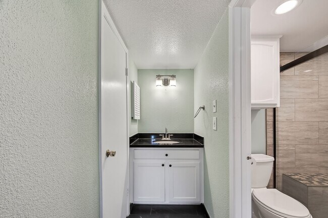 Building Photo - 18220 Vinland Dr