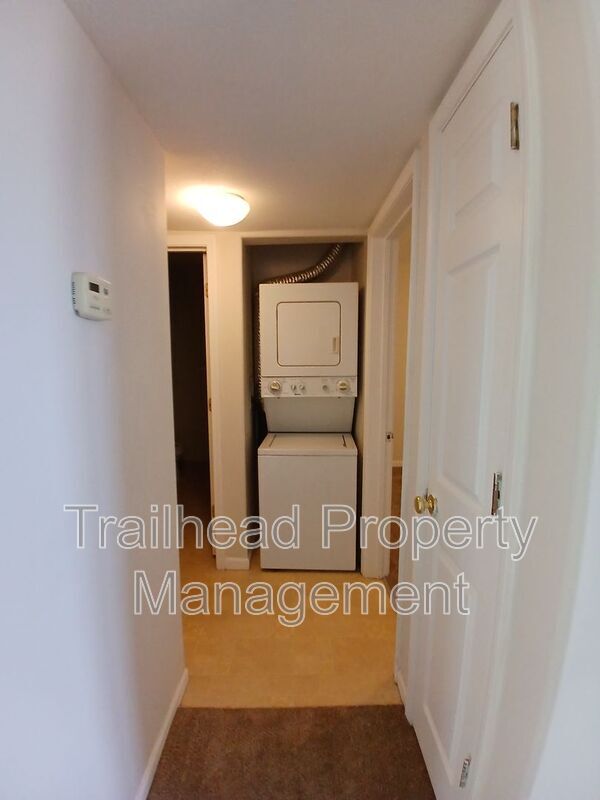 Building Photo - 1100 N Noland Rd