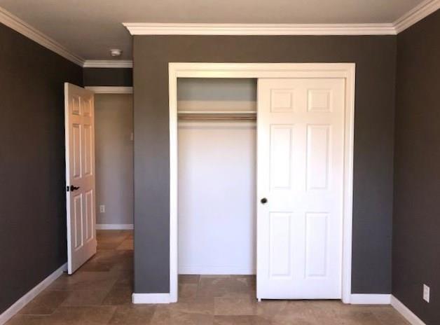 Building Photo - 524 W Russell Ave