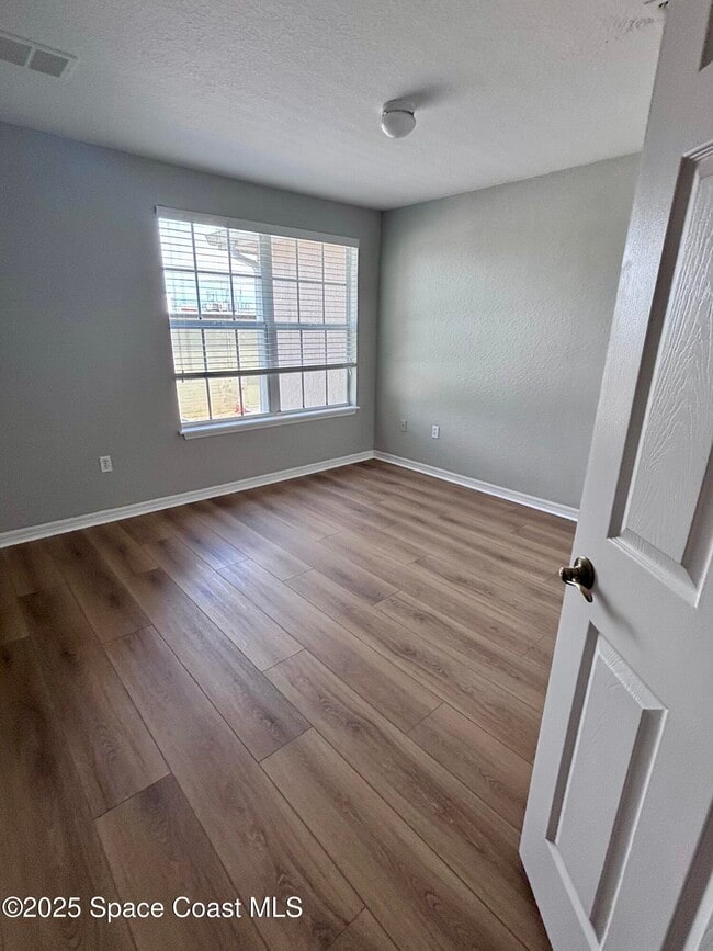Building Photo - 100 Colibri Way