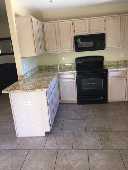 Kitchen - 15050 N Thompson Peak Pkwy
