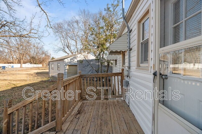 Building Photo - 3 Venetia Ct