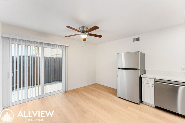 Building Photo - 16572 Sabot Ln