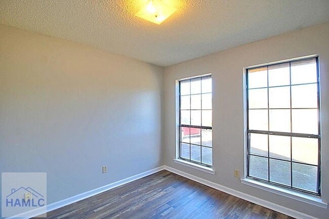 Building Photo - 942 Gulfstream Rd