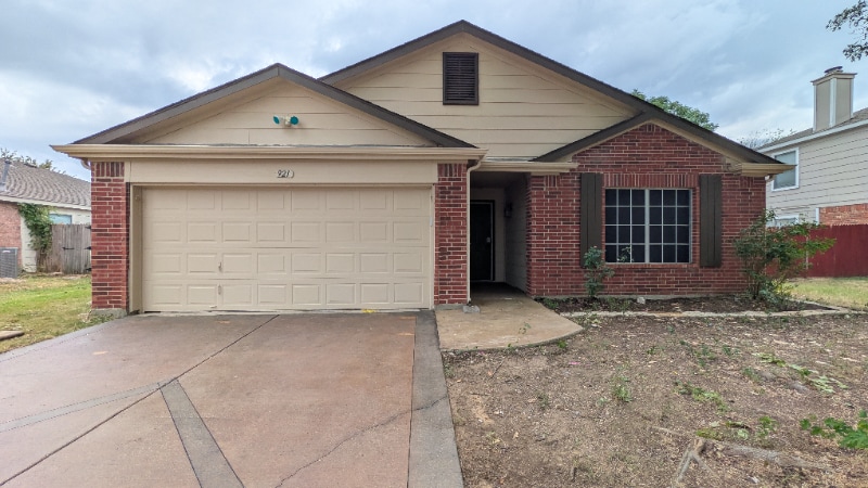 Primary Photo - 921 Wintercreek Dr