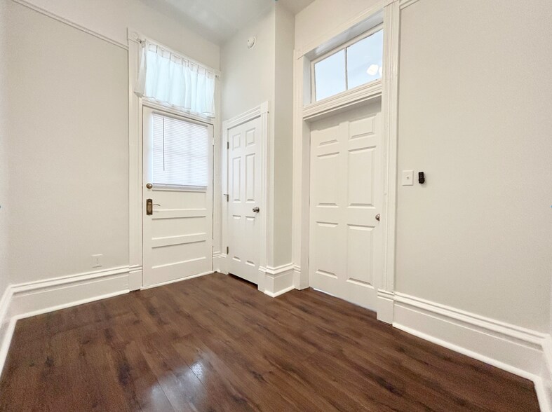 Building Photo - 414 E Gwinnett St