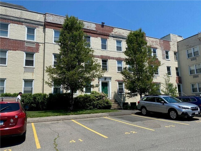 Building Photo - 112 Summer St