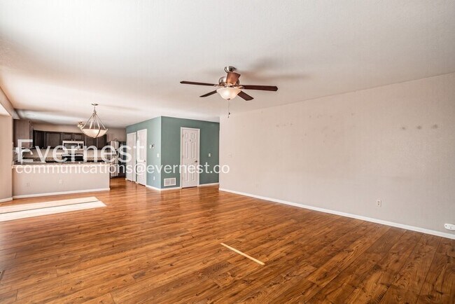 Building Photo - Spacious Home with Fenced Backyard and 2-Car Garage / 4 Bed, 3 Bath  / Voucher Accepted / Coming ...