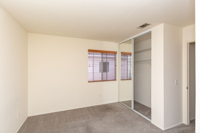 Building Photo - 3 Bedroom Townhome in Scripps Ranch