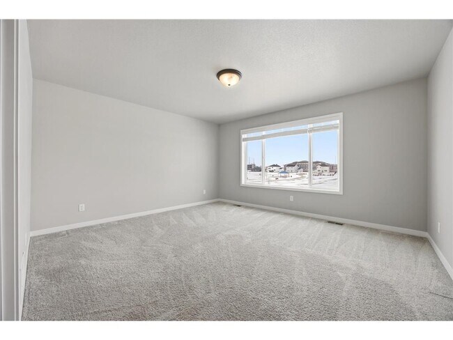 Building Photo - 4759 32nd St S