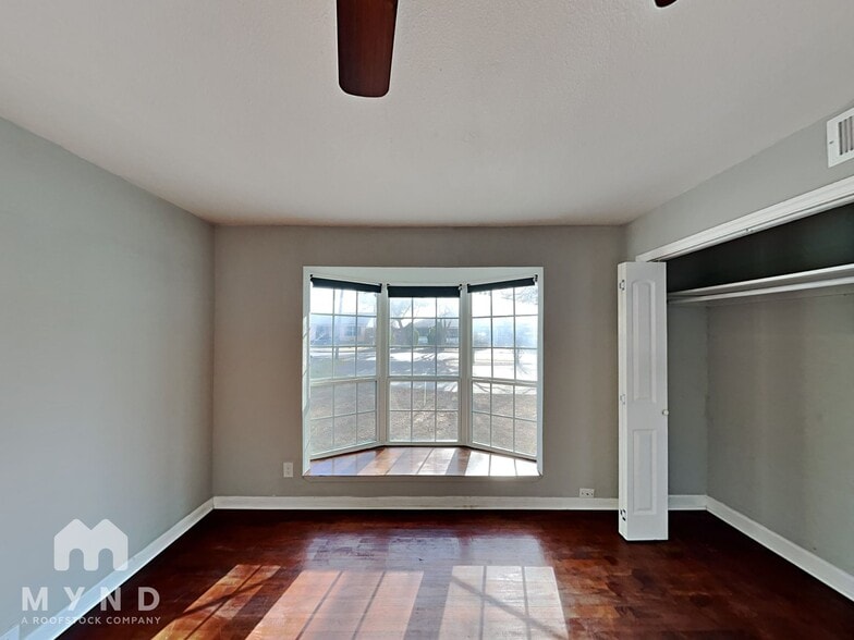 Building Photo - 2141 Province Ln