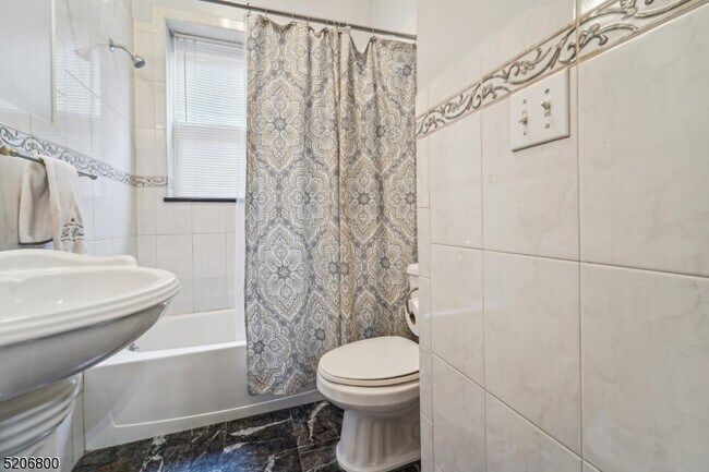 Building Photo - 105 Jefferson St