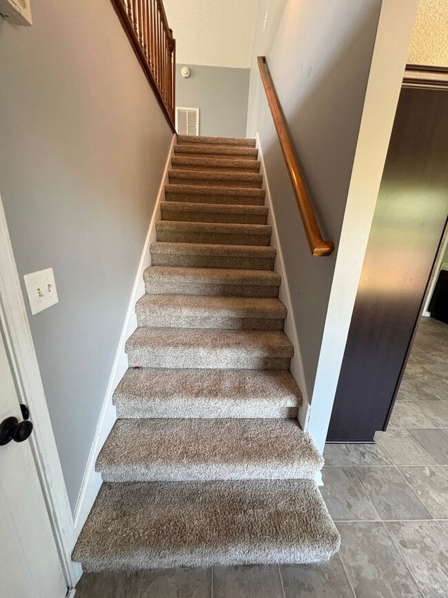 Building Photo - Beautiful 3-BR Colonial with Huge Bonus Room in Summerhaven!