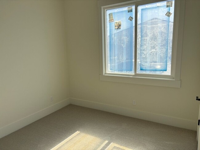 Building Photo - Brand New 4 bed 3 bath home in Desert Canyons