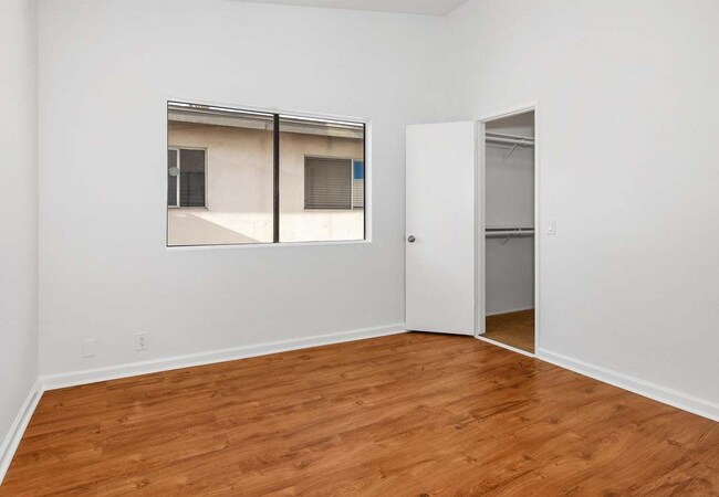 Building Photo - Discover the charm of this top-floor apart...