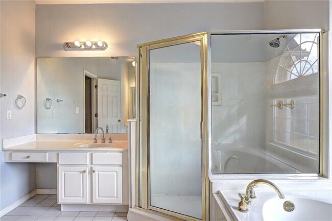 Building Photo - 980 Laurel Springs Ln SW