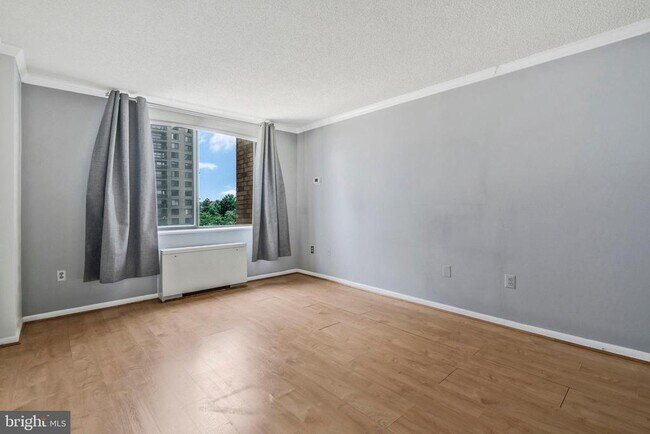 Building Photo - 3701 S George Mason Dr