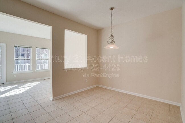 Building Photo - 23515 Forest Haven Way