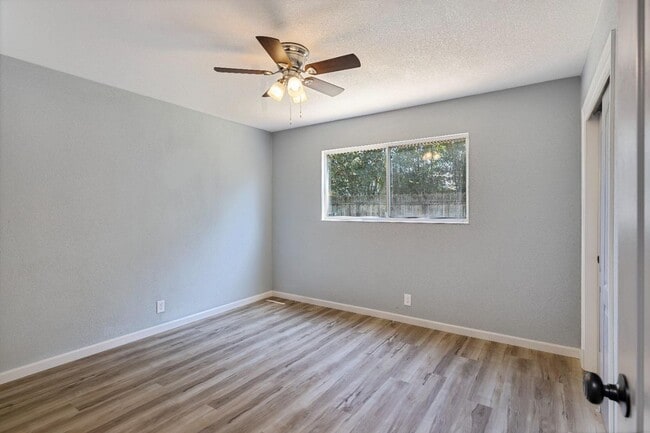 Building Photo - Move-In Special: Stunning Home Professiona...