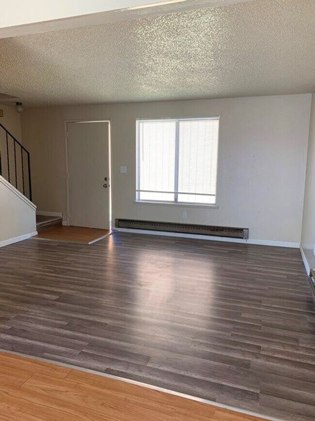 Building Photo - Unit in 8-plex complex