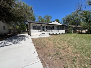 Building Photo - Stylishly Updated 3 Bedroom Home with Fresh Modern Finishes.