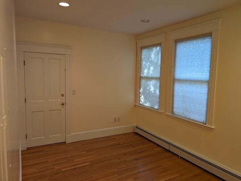 Building Photo - 2 Termine Ave