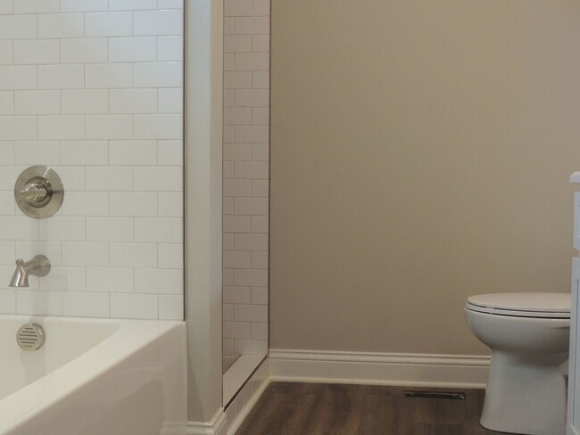 Building Photo - NOW AVAILABLE-  Charming Home in Maryville...