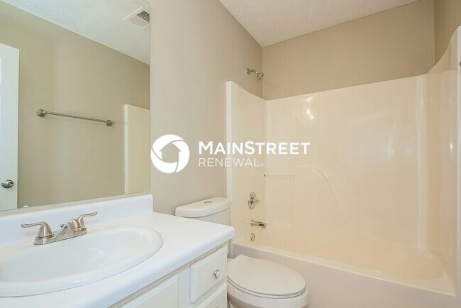 Building Photo - 2216 Swan Lake Ct