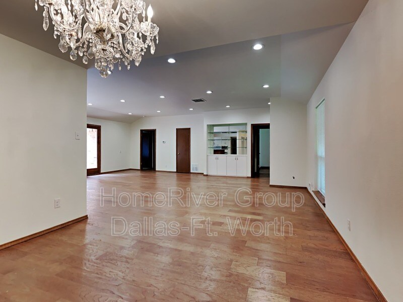 Building Photo - 1216 Glen Cove Dr