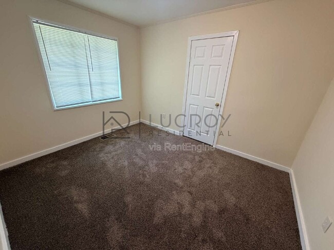Building Photo - 3173 Oak Forest Dr
