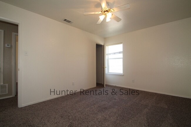 Building Photo - Immaculate Harker Heights 3 Bedroom